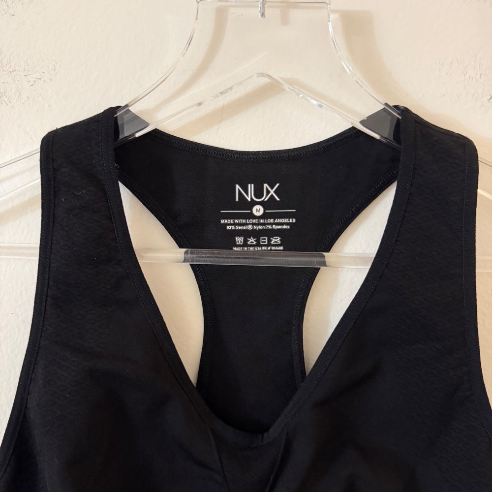 NUX Black Seamless Racerback Sports Bra Medium Textured Athletic Gym M NWOT - Picture 2 of 7